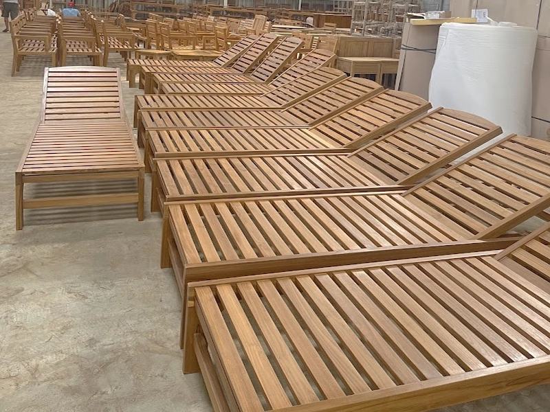 Custom teak sun lounger furniture order manufactured by Jepara Crafter Furniture Indonesia